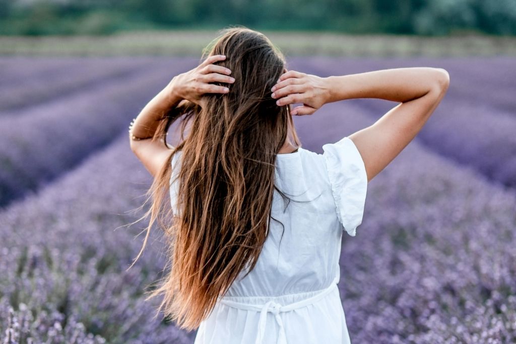 Haarpflege nach dem Schwitzen_ So bleiben Ihre Haare gesund und frisch in der Sommerhitze