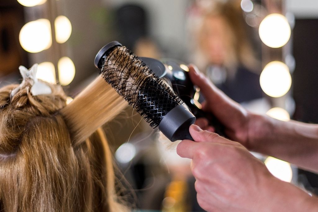 Der Leitfaden zur Hitze-Styling_ Wie man das Haar vor Hitzeschaden bewahrt