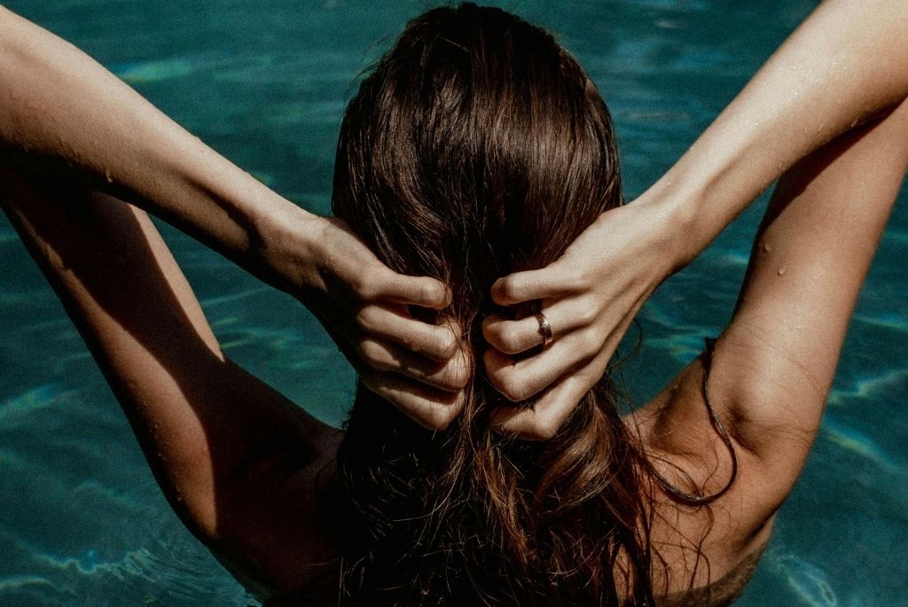 Tipps zur Haarpflege am Strand und im Schwimmbad